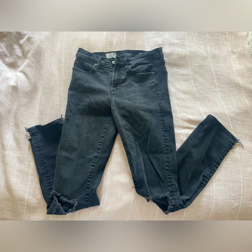 Gap black distressed ankle length jeans